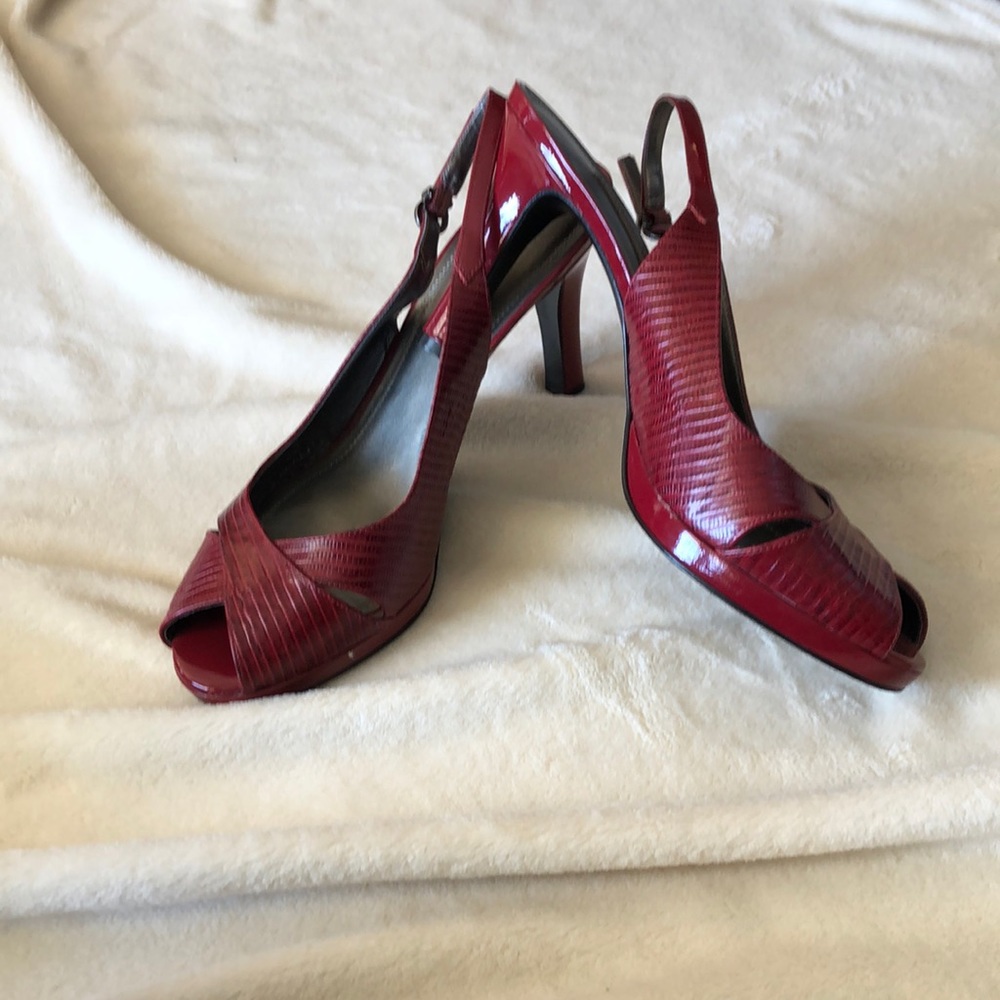 Antonio Melani red sling back heels